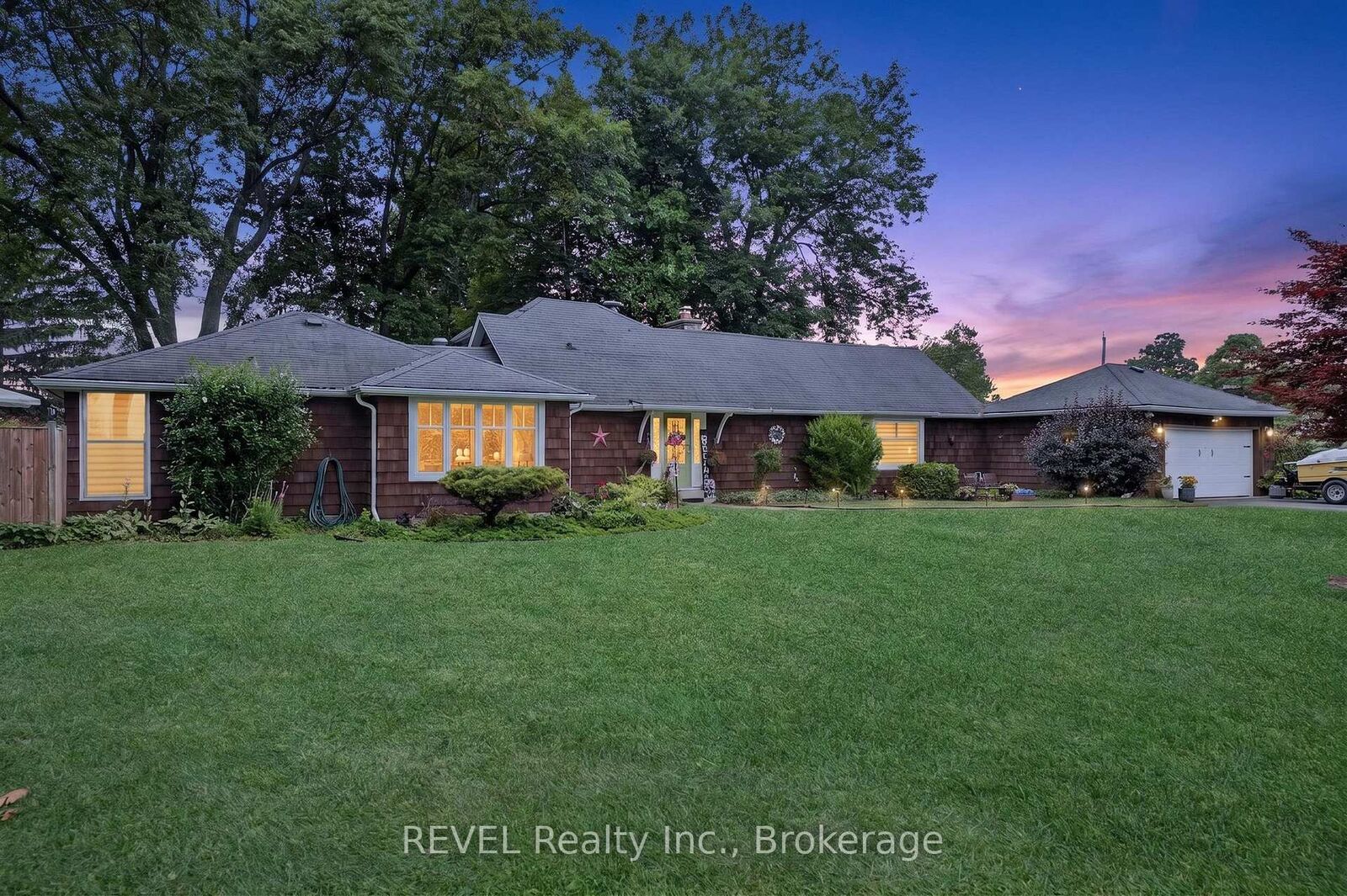 Photo de la propriété:  2631 Thompson Road  ON L2A 5M4 