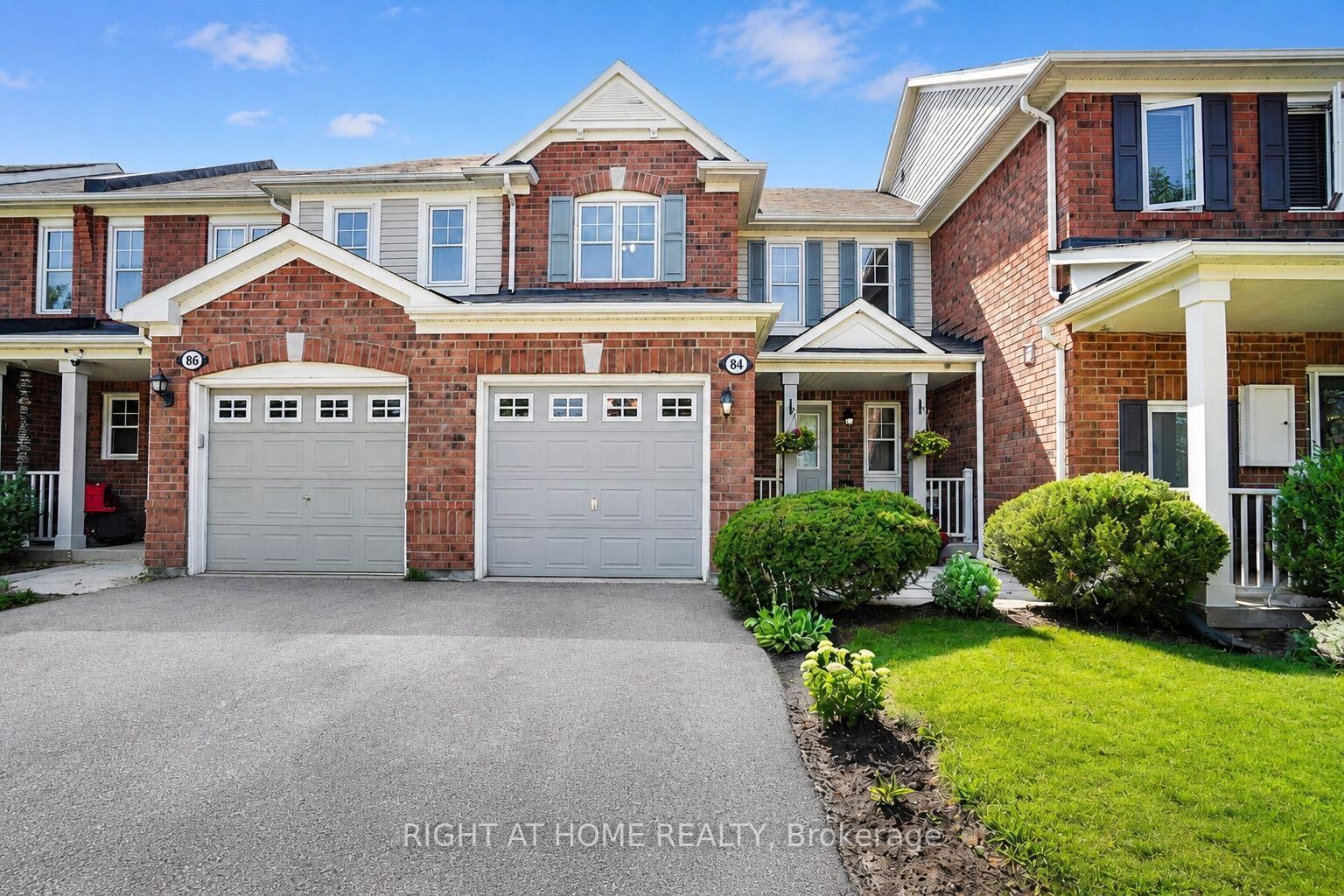 Property Photo:  84 Dougherty Crescent  ON L4A 0A2 