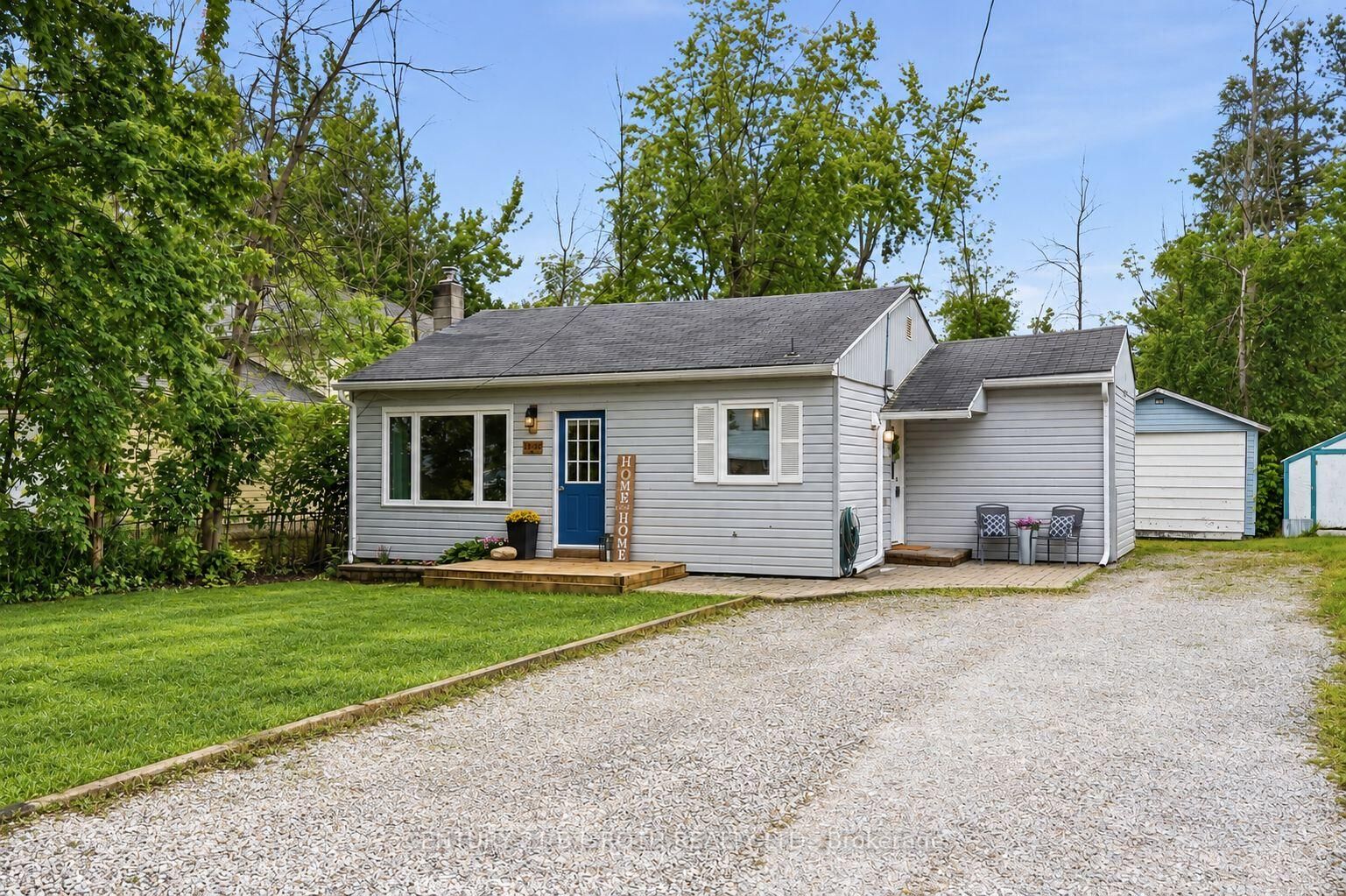 Property Photo:  3408 Coronation Avenue  ON L0K 1G0 
