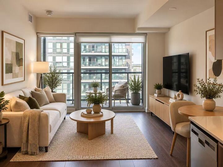 Property Photo:  2 Sonic Way 2703  ON M3C 0P2 