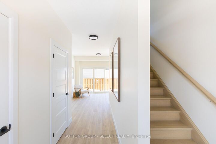Photo de la propriété: 233 Upper Queen Street 4 ON N0M 2P0