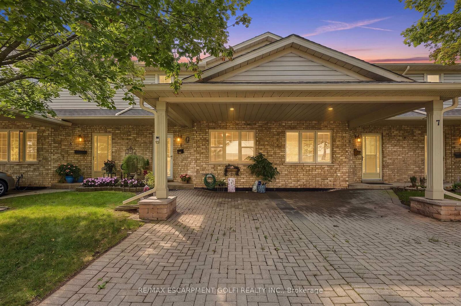 Property Photo:  9 Wentworth Drive 5  ON L3M 5H9 