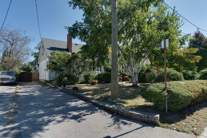 Property Photo:  12 Don Street  ON L9H 4N9 