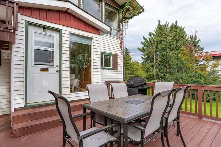 Photo de la propriété: 121 Hamlet Road ON L9Y 3Z2
