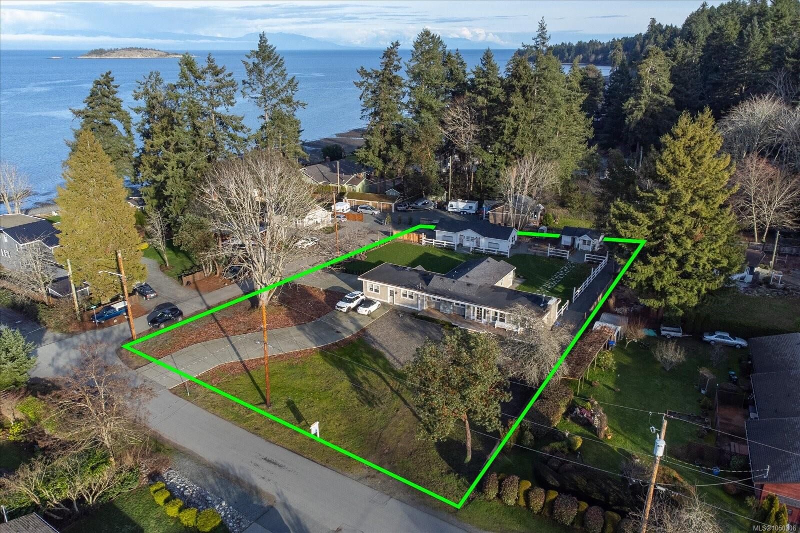 Property Photo:  7128 Benwaldun Rd  BC V0R 2H0 