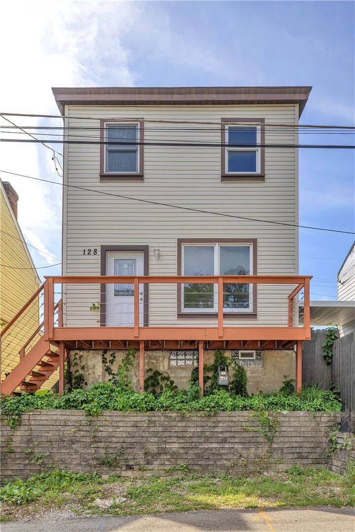 Property Photo:  128 Weber Way  PA 15210 