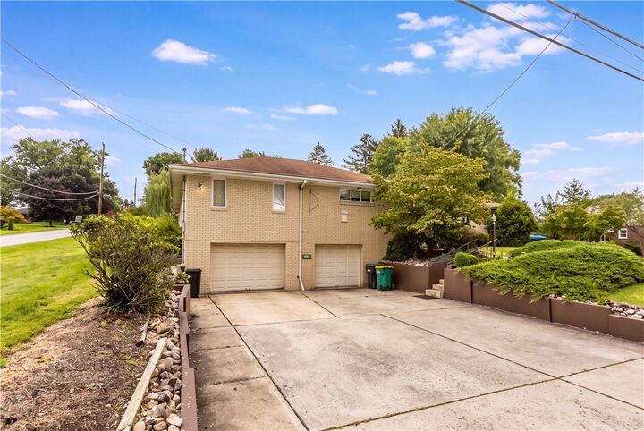 Property Photo:  100 Keck Dr  PA 15238 