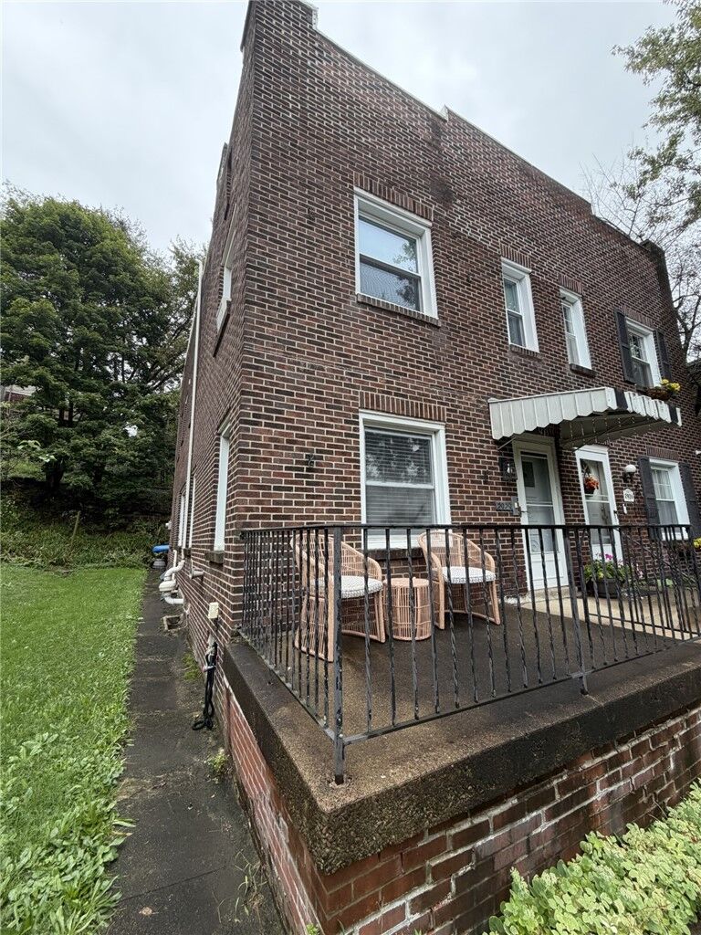 Property Photo:  2928 Marshall Rd  PA 15214 