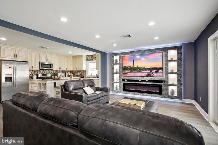 Property Photo:  9 Bradford Lane  NJ 08046 