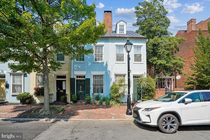 Property Photo: 133 S Fairfax Street VA 22314