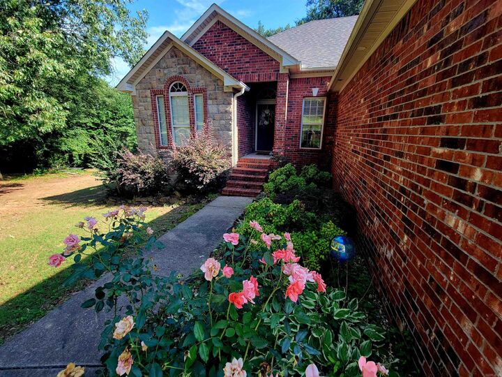 Property Photo:  26 Auburn Hills  AR 72058 