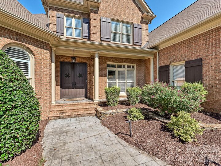 Property Photo: 15034 Jockeys Ridge Drive NC 28277