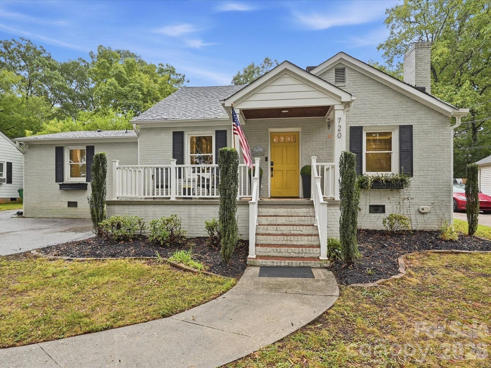 Property Photo:  720 Fugate Avenue  NC 28205 