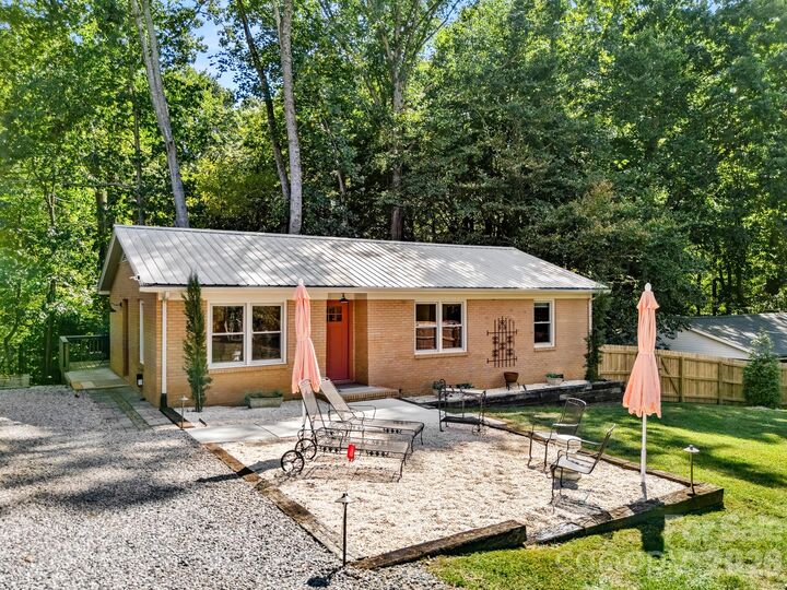 Property Photo: 8711 Ellis Road NC 28173