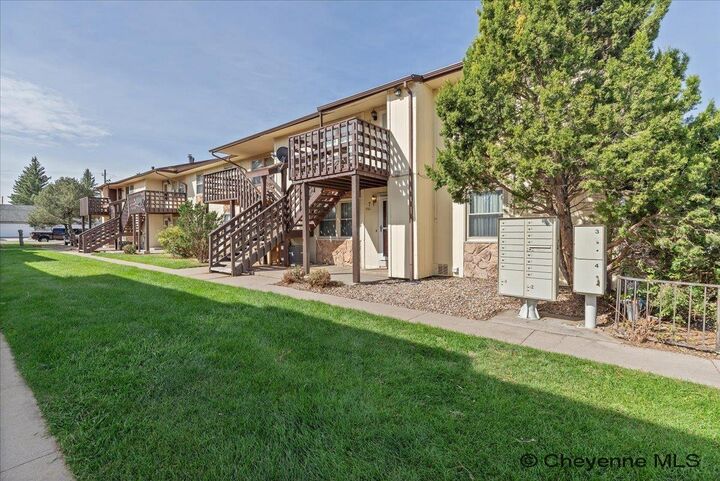 Property Photo:  1522 Trent Ct B105  WY 82009 