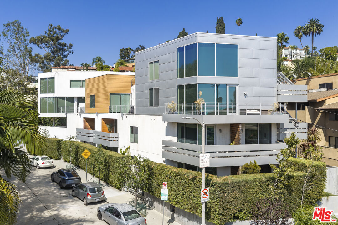 Property Photo:  6683 Franklin Ave, Unit 3  CA 90028 