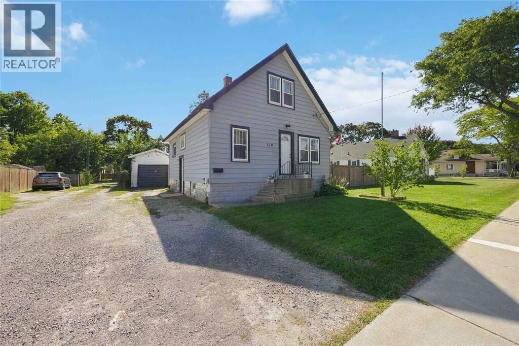 Property Photo:  319 Talfourd Street  ON N7T 1P5 