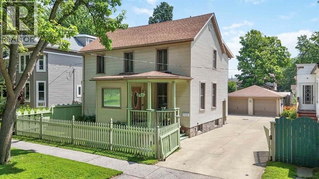 Property Photo:  204 Vidal Street South  ON N7T 2T5 