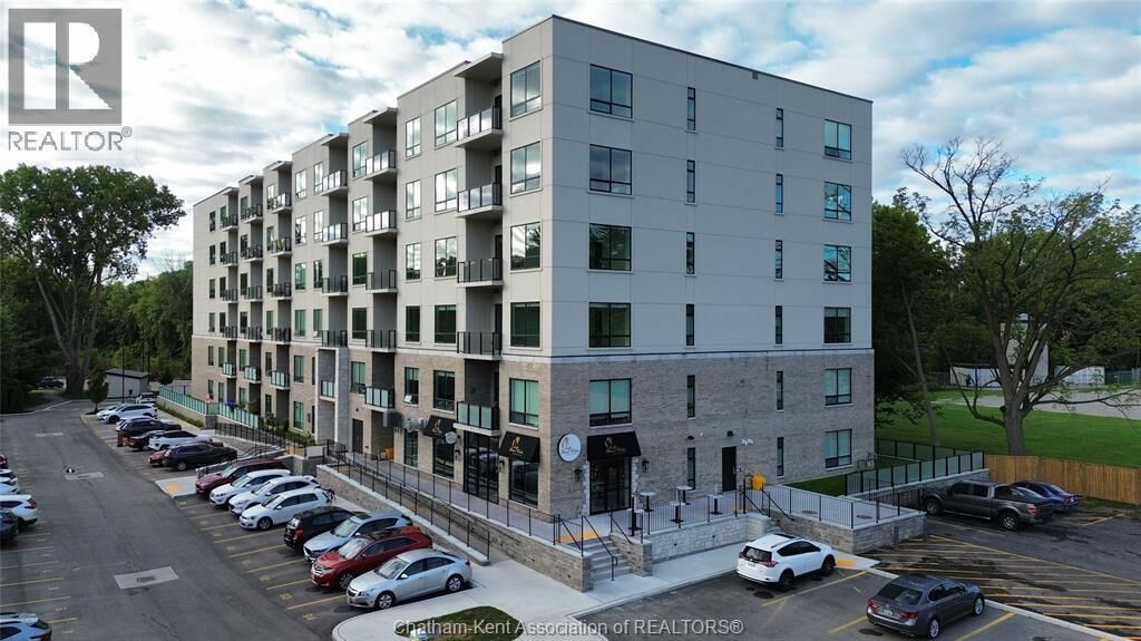 Property Photo:  364 Grand Avenue East 512  ON N7L 1W6 