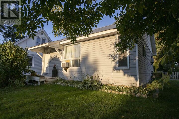 Photo de la propriété:  666 Shafer Ave  ON P6C 3S1 