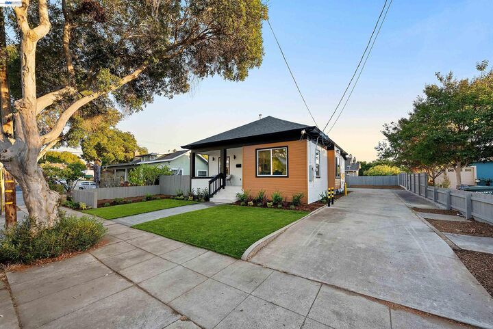 Property Photo: 392 E McKinley Ave CA 94086