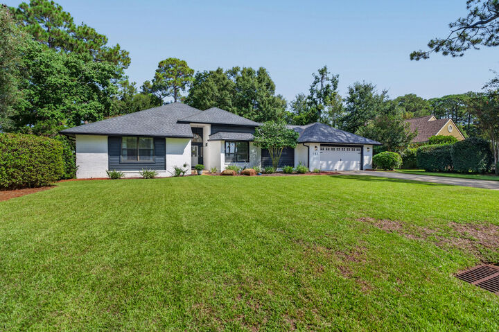 Property Photo: 151 Baywind Drive FL 32578