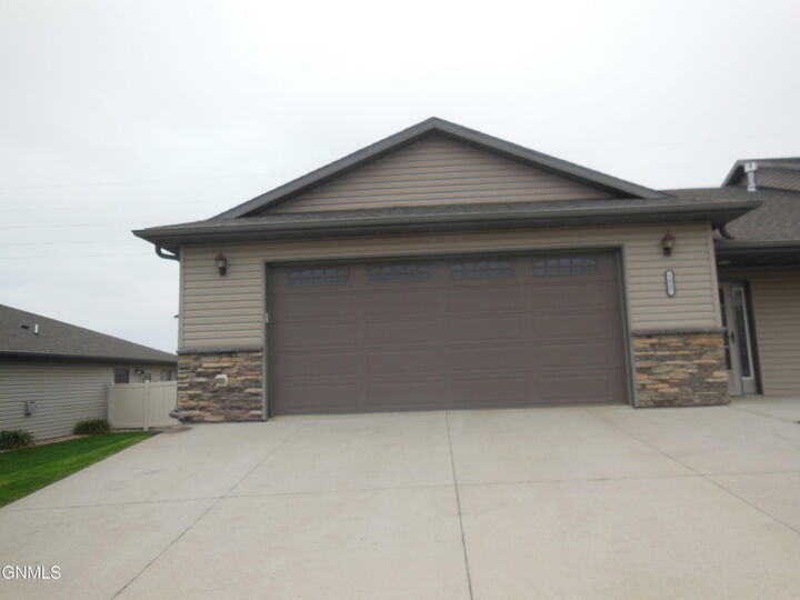Property Photo: 1037 N 33rd Street ND 58501