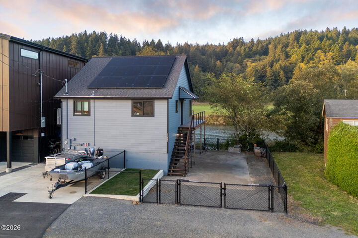 Property Photo: 33695 Resort Drive OR 97112