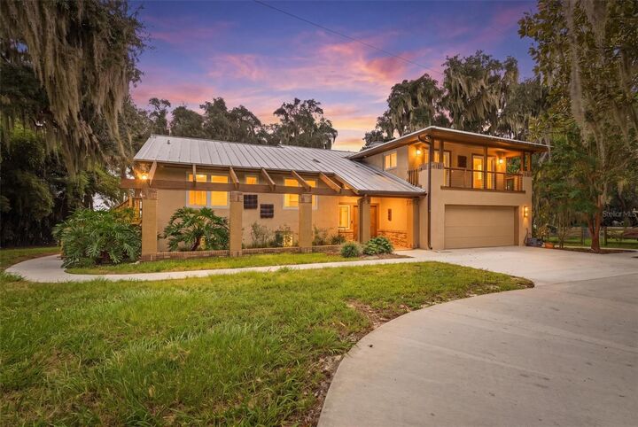 Property Photo:  7827 NE 310th Avenue  FL 32134 