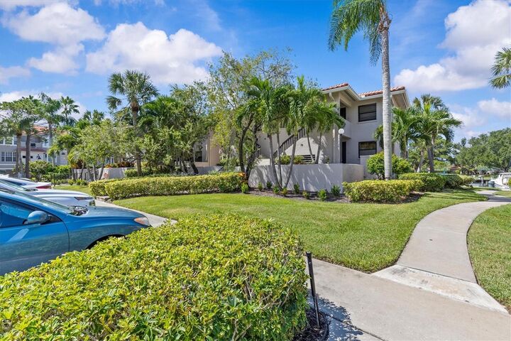 Property Photo:  1801 Mariner Drive 13  FL 34689 