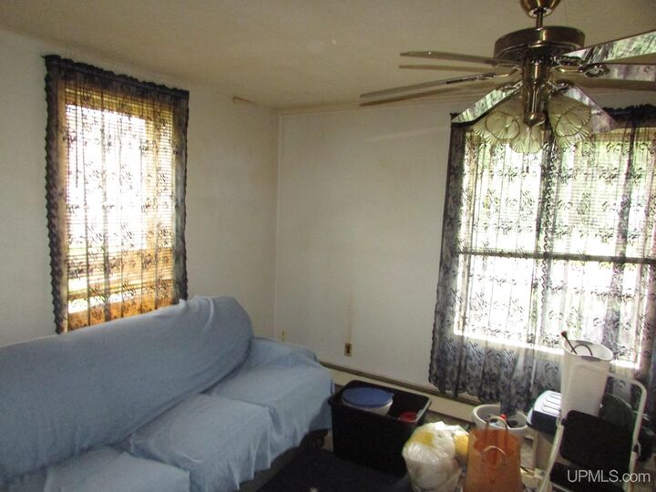 Property Photo:  409 Lyons Street Street  MI 49908 