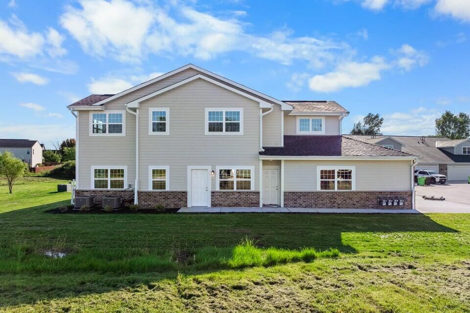 Property Photo:  480 Quiet Meadow Ln  WI 53038 