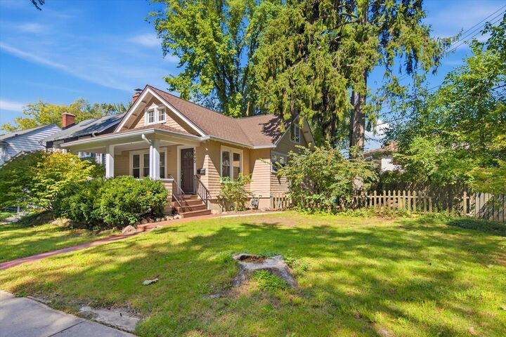 Property Photo:  1423 Henry Street  MI 48104 