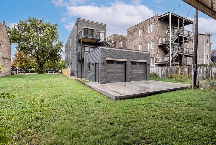 Property Photo:  4623 S Prairie Avenue  IL 60653 