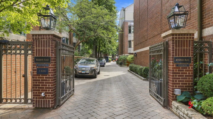 Property Photo:  55 W Goethe Street 1232  IL 60610 