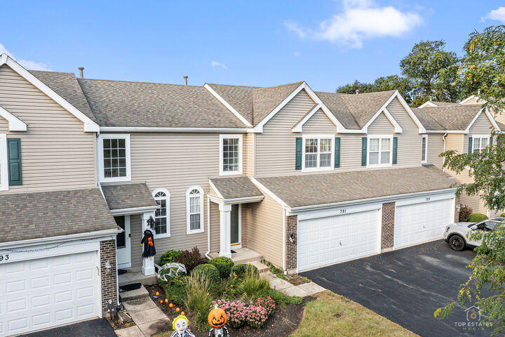 Property Photo: 791 Silk Oak Lane IL 60014