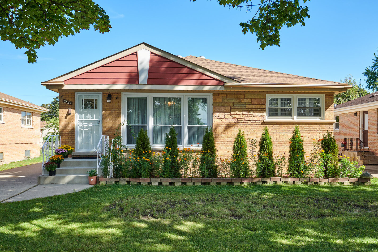 Property Photo:  8835 National Avenue  IL 60053 