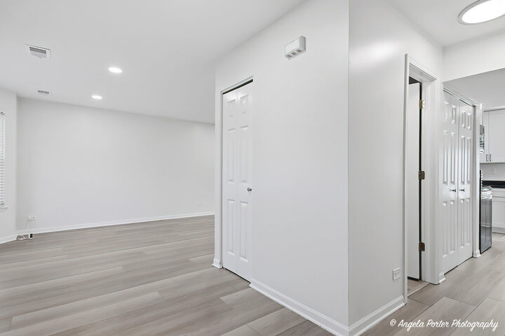 Property Photo: 1240 Huntington Drive IL 60060