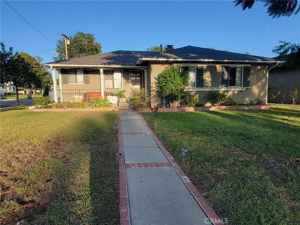 Property Photo: 10702 Homeland Avenue CA 90603