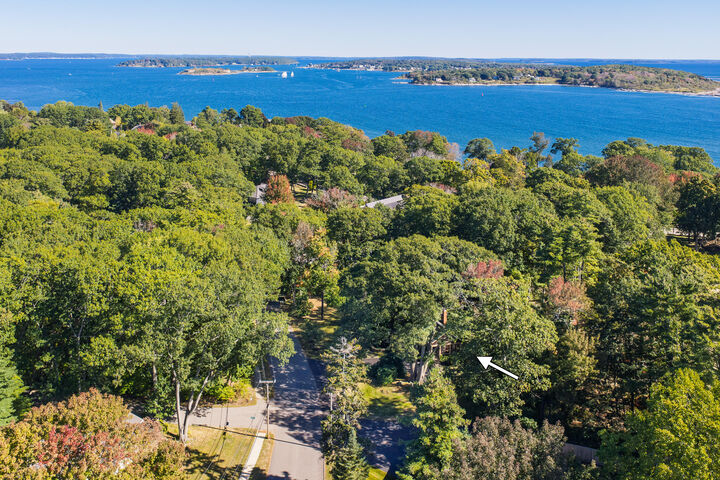 Property Photo:  26 Oakhurst Road  ME 04107 