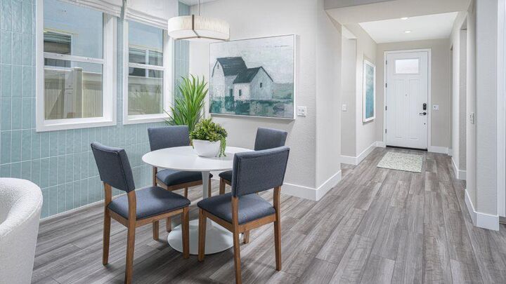 Property Photo:  824 Sendero Street  CA 95762 