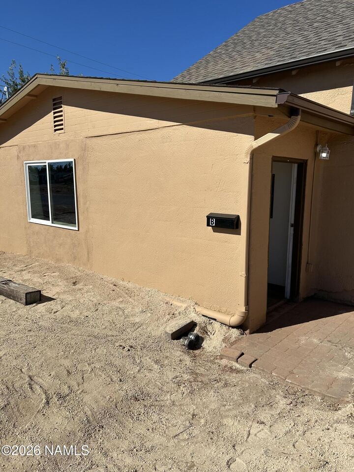 Property Photo:  1301 W 2nd Street B  AZ 86047 