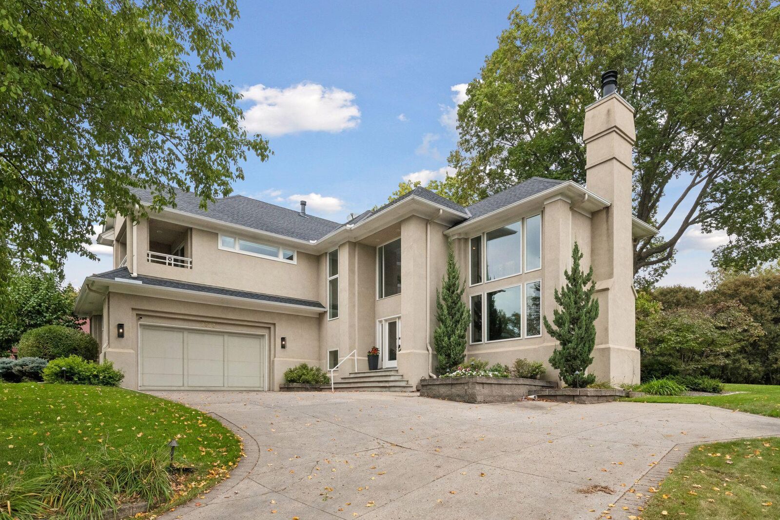 Property Photo:  2323 Huntington Point Road W  MN 55391 