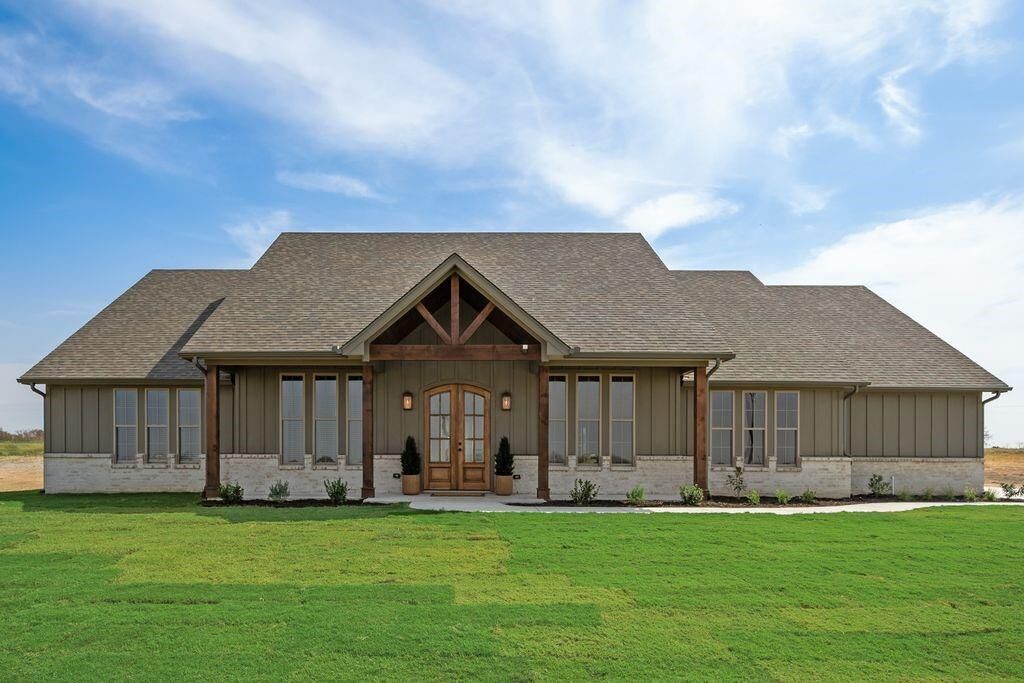 Property Photo: 120 Quail Run Court TX 76234