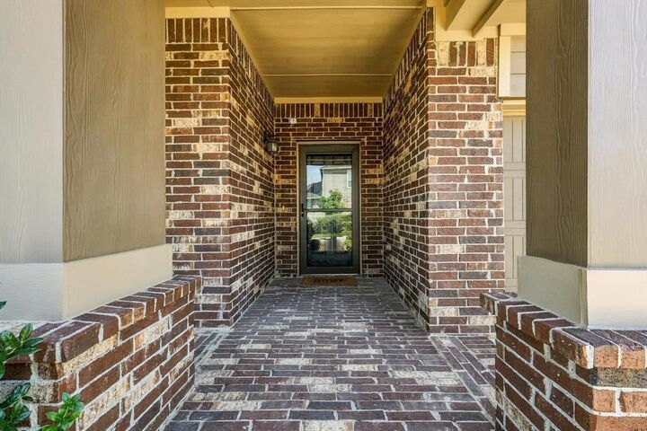 Property Photo:  1813 Turnstone Trail  TX 76226 