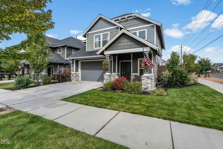 Property Photo:  3543 NE Crystal Springs Drive  OR 97701 