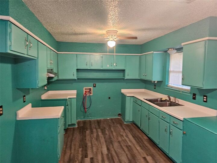 Property Photo: 1417 S East Avenue OK 73075