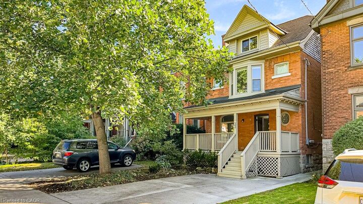 Property Photo:  33 Homewood Avenue 1  ON L8P 2M1 