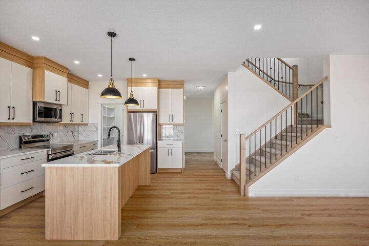 Property Photo:  150 Lakewood Crescent  AB T1P 0G6 