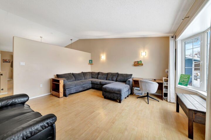Property Photo: 207 3rd Avenue E SK S0M 2C0